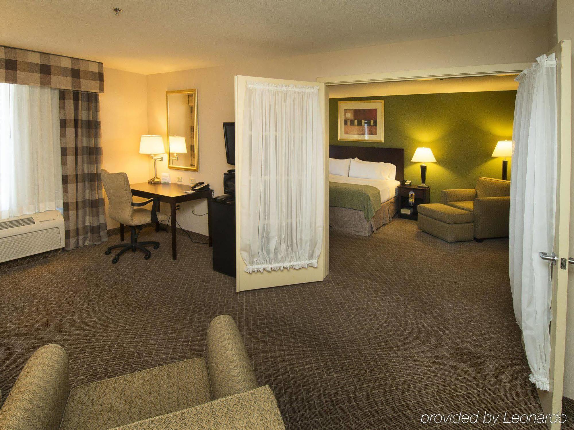 Holiday Inn Kansas City Airport, An Ihg Hotel Екстериор снимка